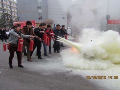成都华居物业住保一期项目开展消防演习简报