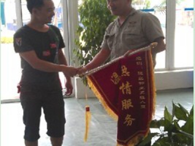 活雷锋就在我们身边