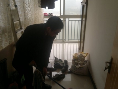 西郡兰庭为空巢老人送温暖